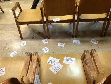 «Ντου» του Ρουβίκωνα στα δικαστήρια της Ευελπίδων (φωτό, βίντεο) (upd)
